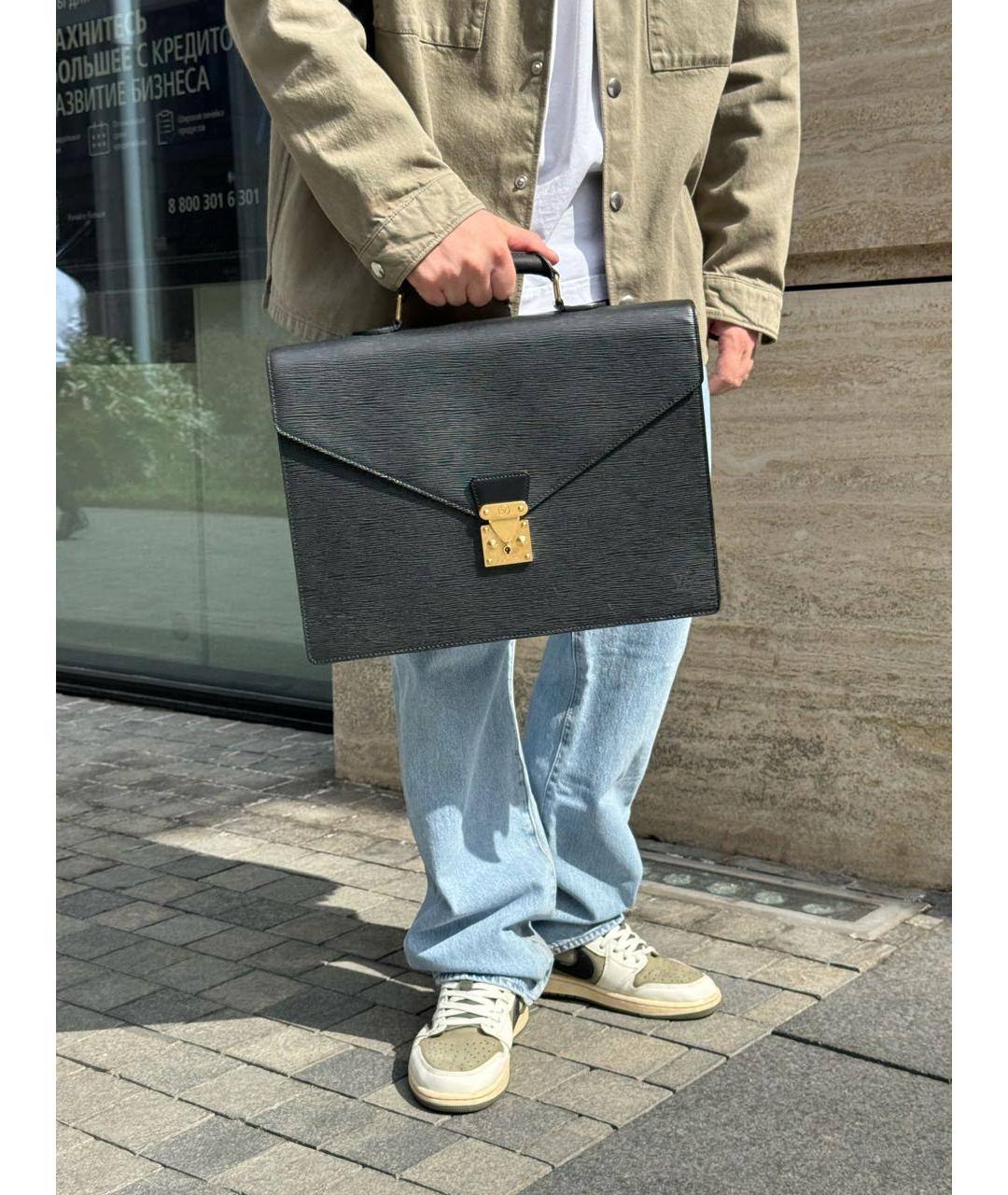 LOUIS VUITTON Черный кожаный портфель, фото 7