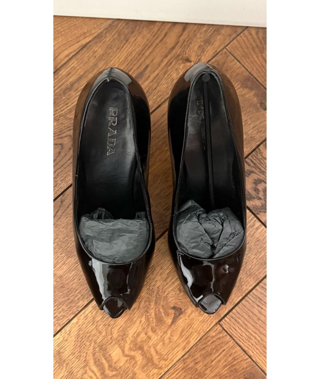 PRADA Черные босоножки из лакированной кожи, фото 3