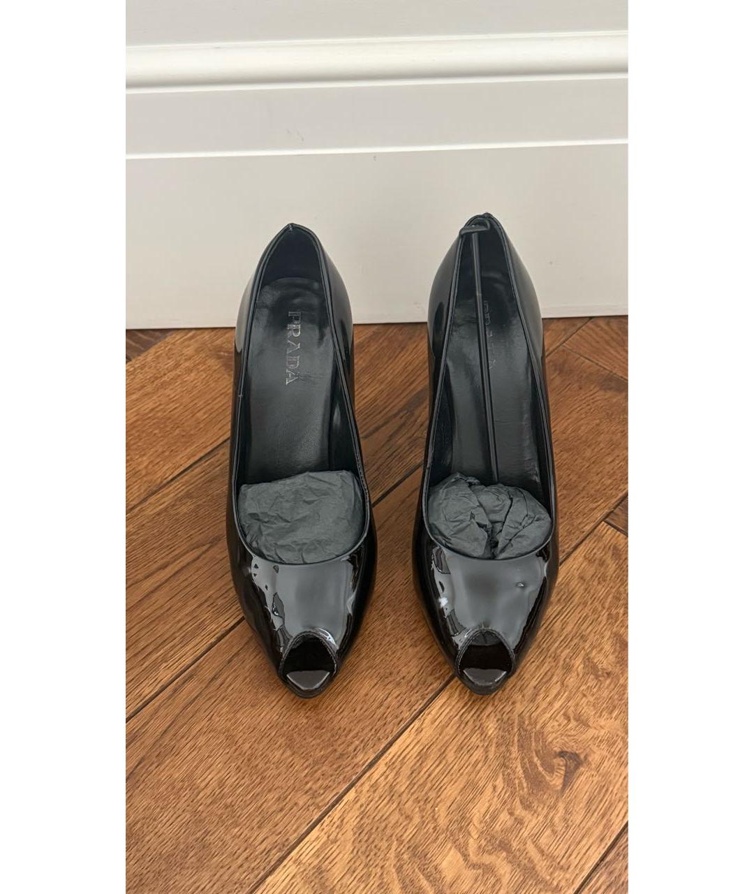PRADA Черные босоножки из лакированной кожи, фото 2