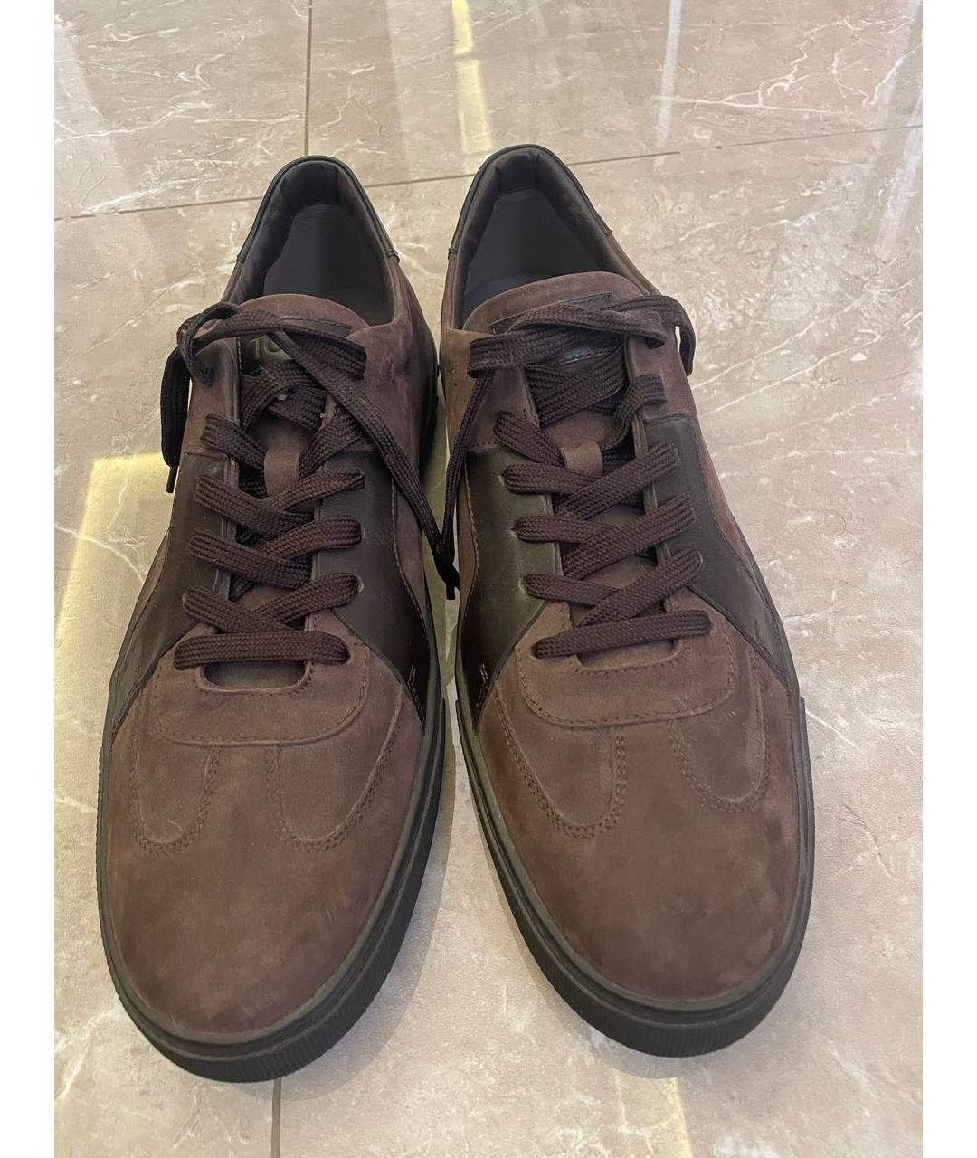 TOD'S Коричневые нубуковые низкие кроссовки / кеды, фото 2