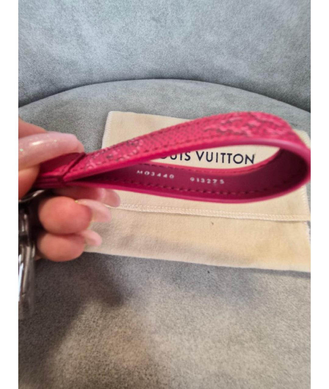 LOUIS VUITTON Розовый брелок, фото 3