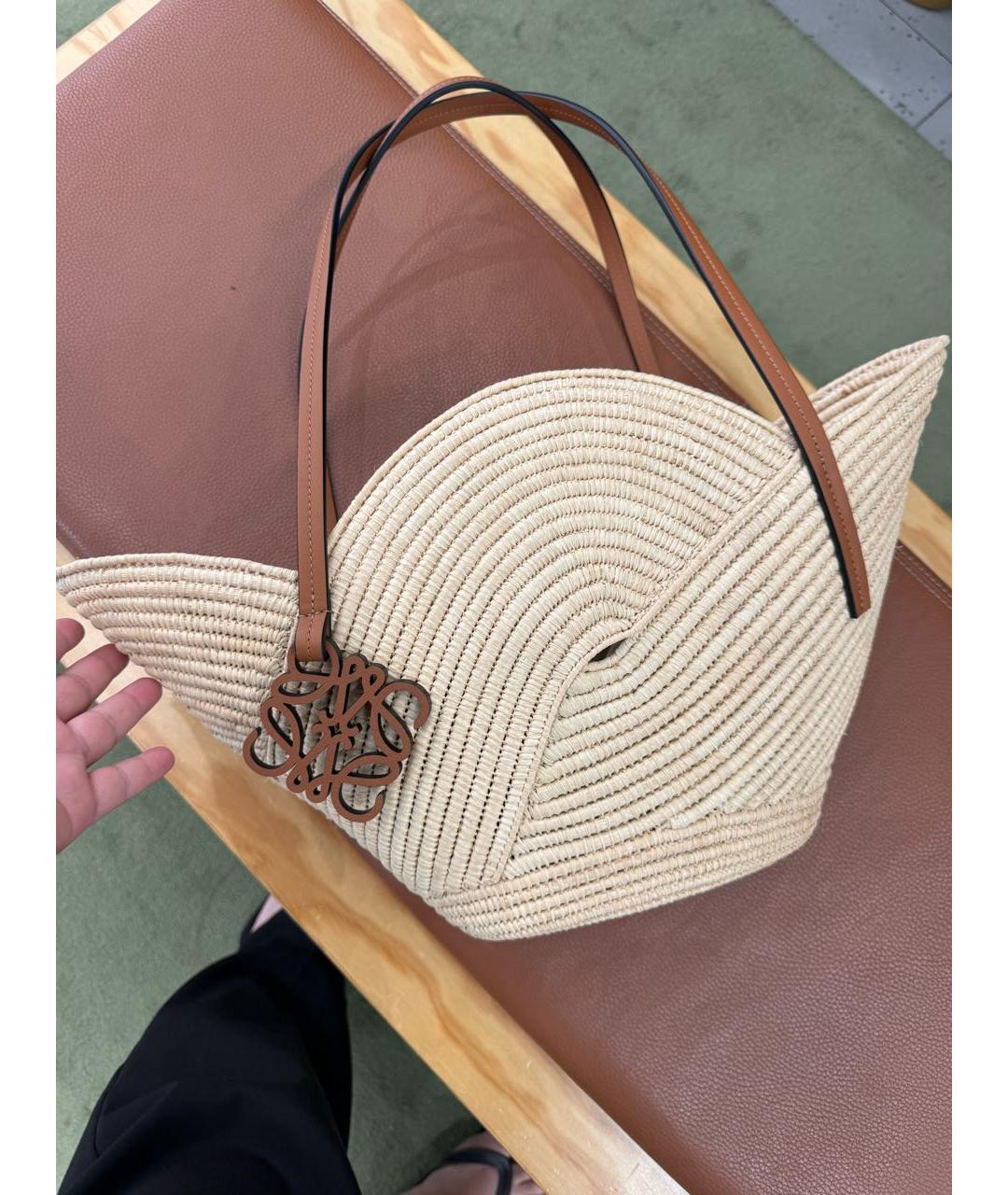 LOEWE Бежевая плетеная пляжная сумка, фото 2