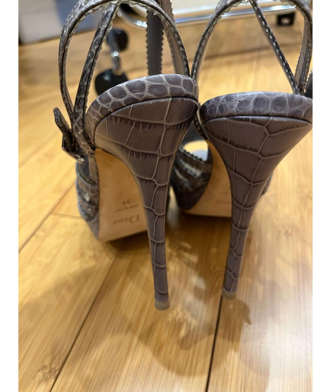 CHRISTIAN DIOR Серые кожаные босоножки, фото 4