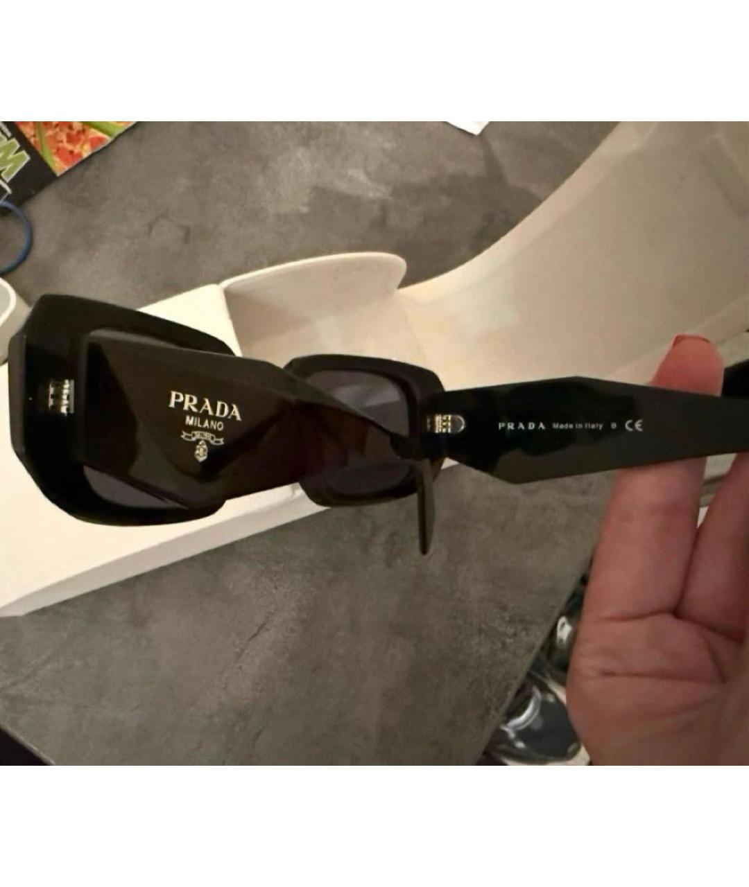 PRADA Черные пластиковые солнцезащитные очки, фото 3