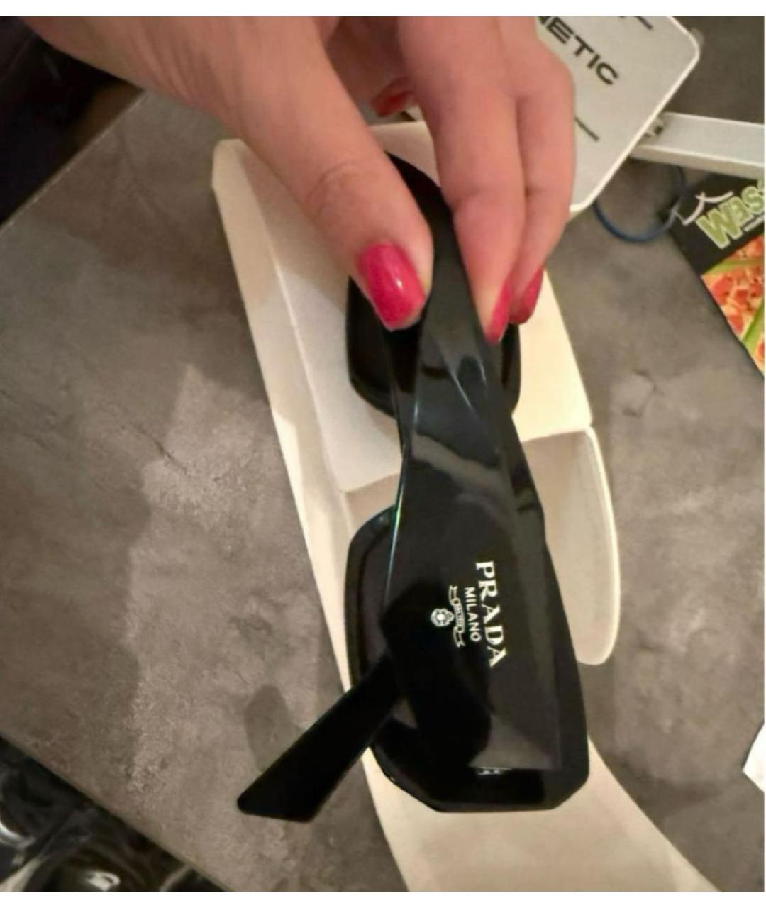 PRADA Черные пластиковые солнцезащитные очки, фото 2