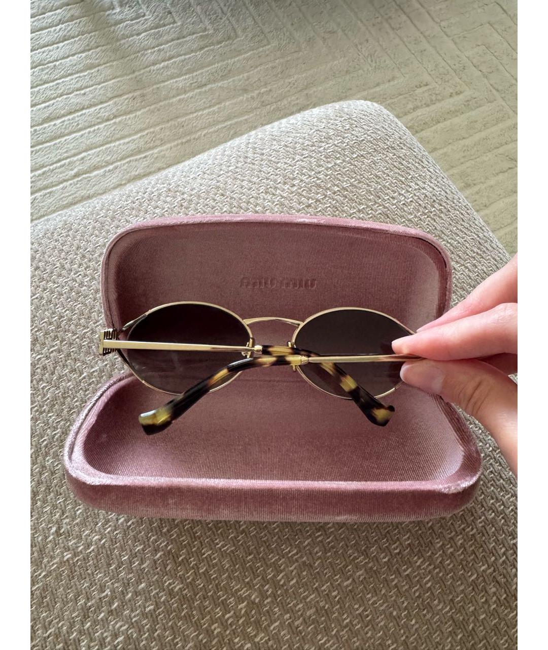 MIU MIU Золотые металлические солнцезащитные очки, фото 3