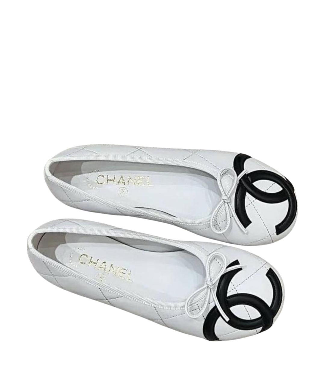CHANEL Белые кожаные балетки, фото 1
