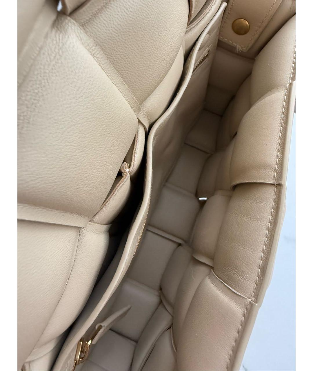 BOTTEGA VENETA Бежевая кожаная сумка через плечо, фото 4