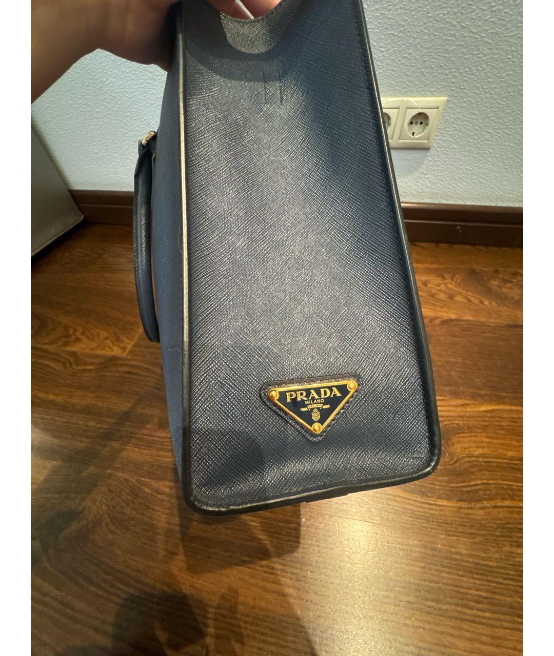PRADA Темно-синяя кожаная сумка с короткими ручками, фото 7
