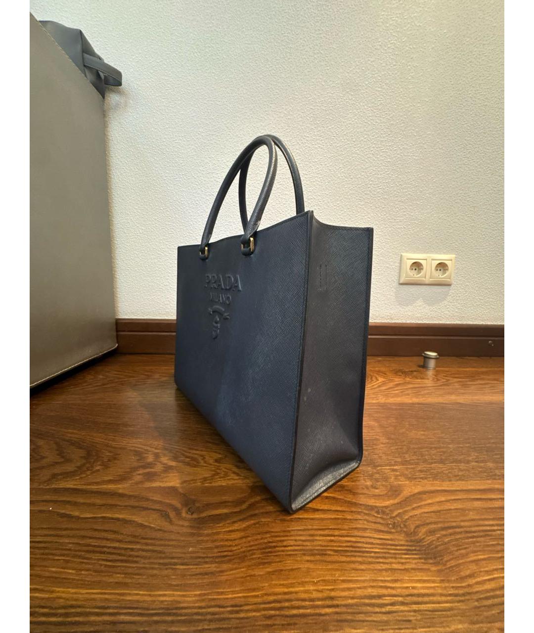 PRADA Темно-синяя кожаная сумка с короткими ручками, фото 2