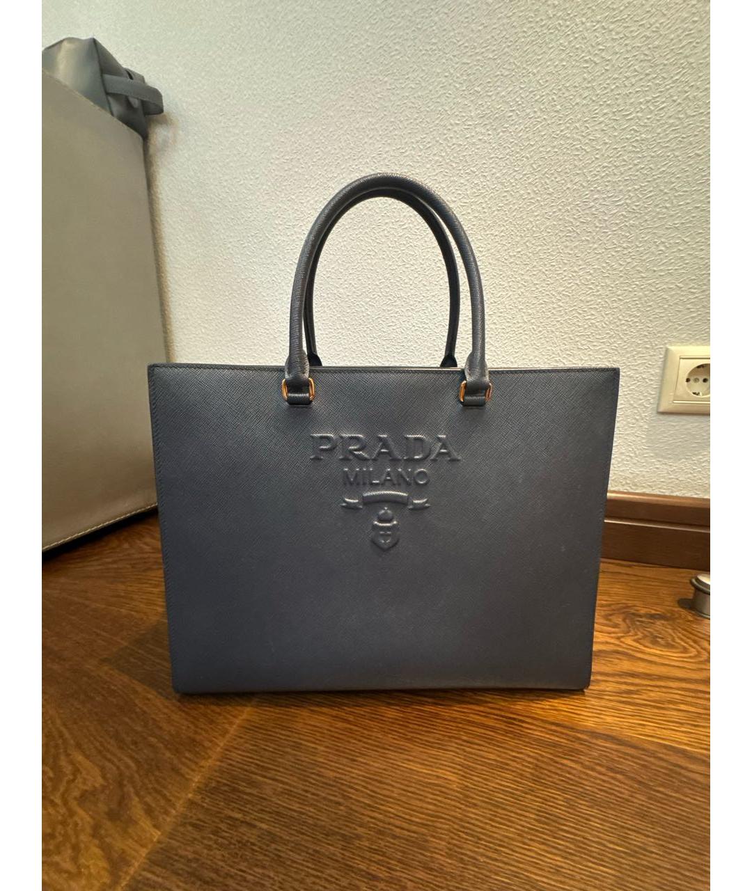 PRADA Темно-синяя кожаная сумка с короткими ручками, фото 9