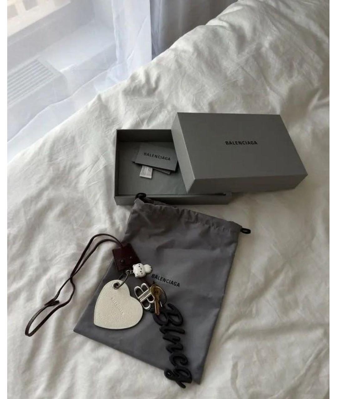 BALENCIAGA Коричневый брелок, фото 2
