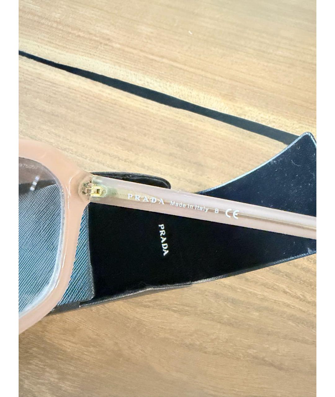 PRADA Коралловые пластиковые солнцезащитные очки, фото 2