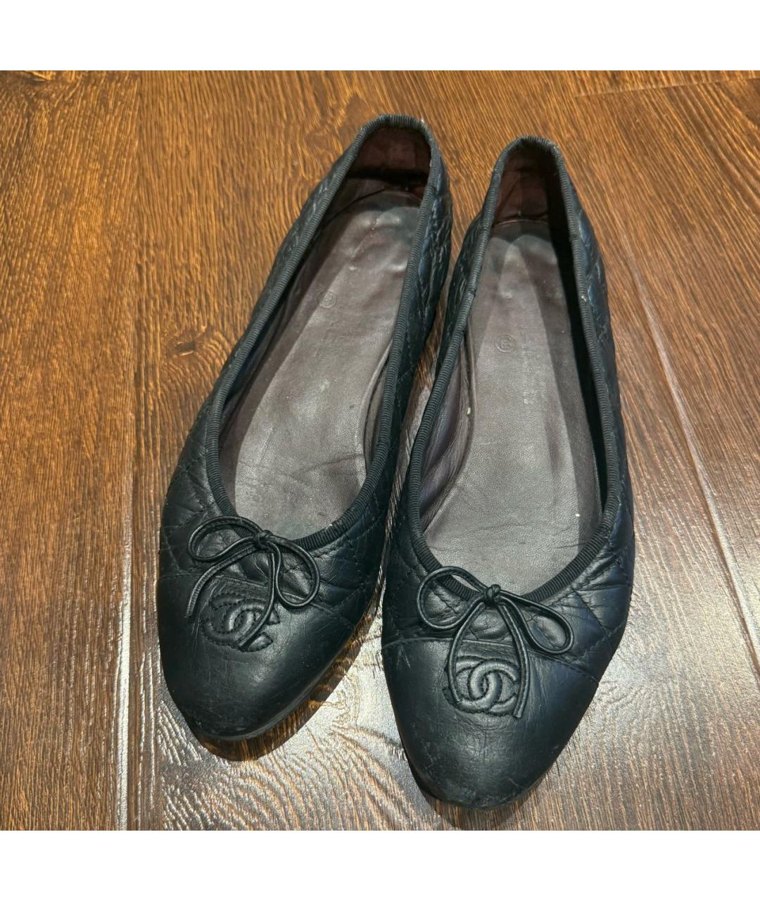 CHANEL Черные кожаные балетки, фото 2