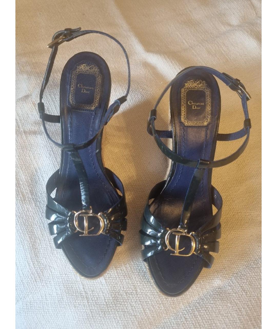 CHRISTIAN DIOR Темно-синие сабо из лакированной кожи, фото 2