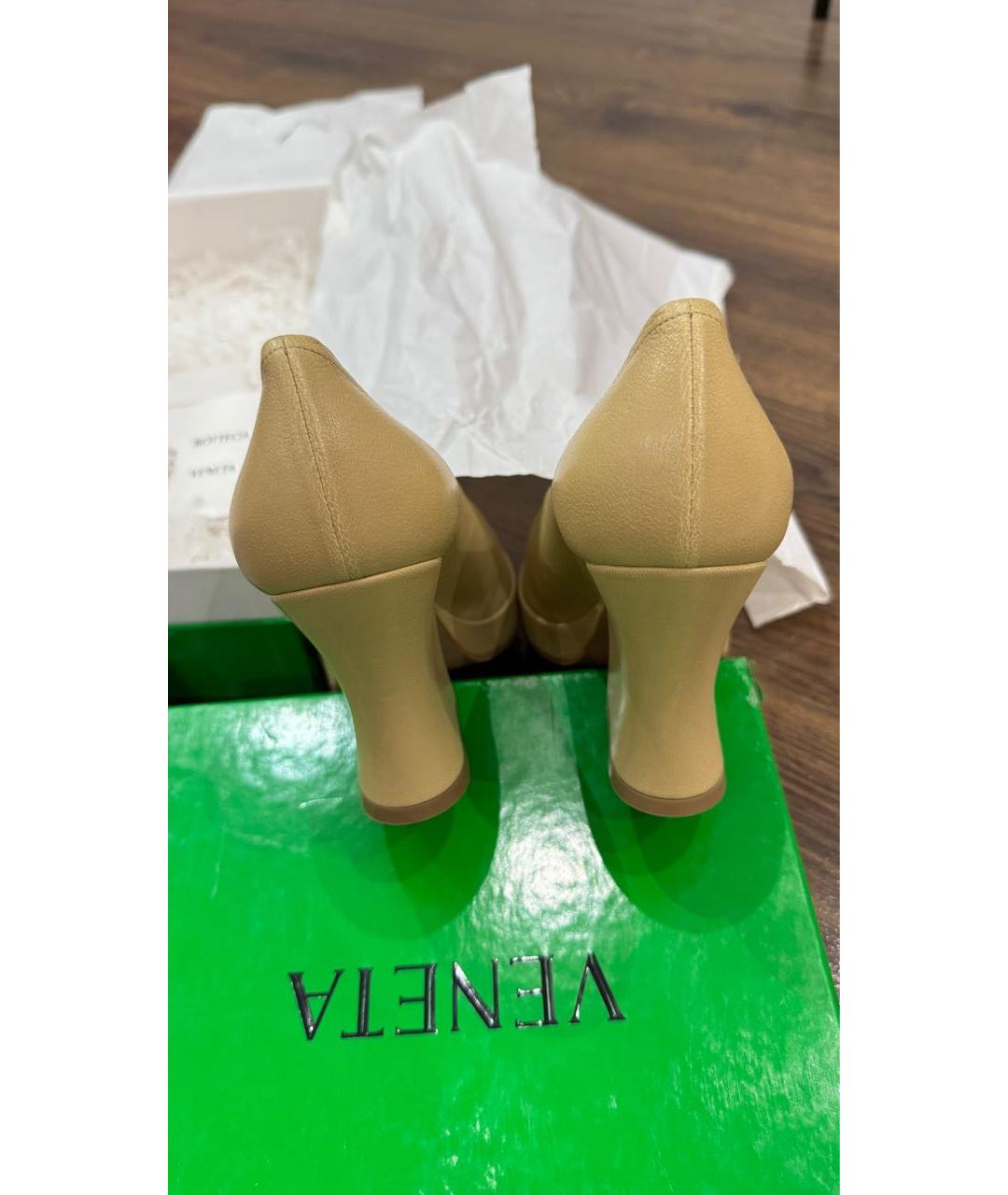 BOTTEGA VENETA Бежевые кожаные босоножки, фото 4