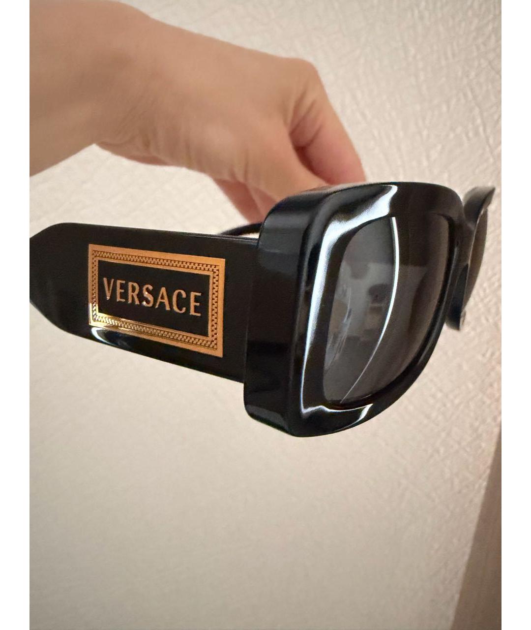 VERSACE Черные пластиковые солнцезащитные очки, фото 3