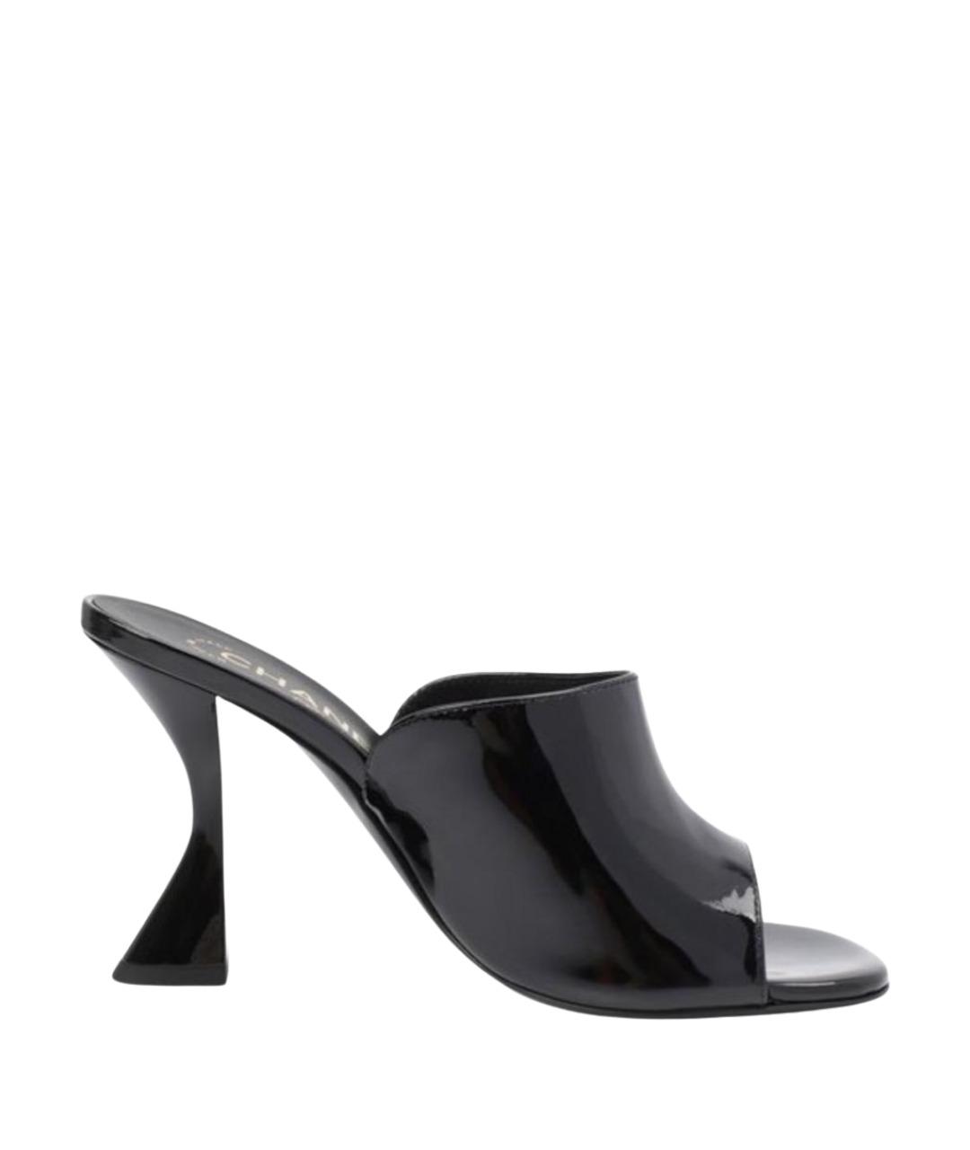 CHANEL Черные босоножки из лакированной кожи, фото 1