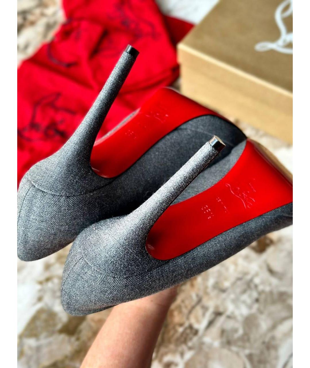 CHRISTIAN LOUBOUTIN Серые текстильные туфли, фото 5