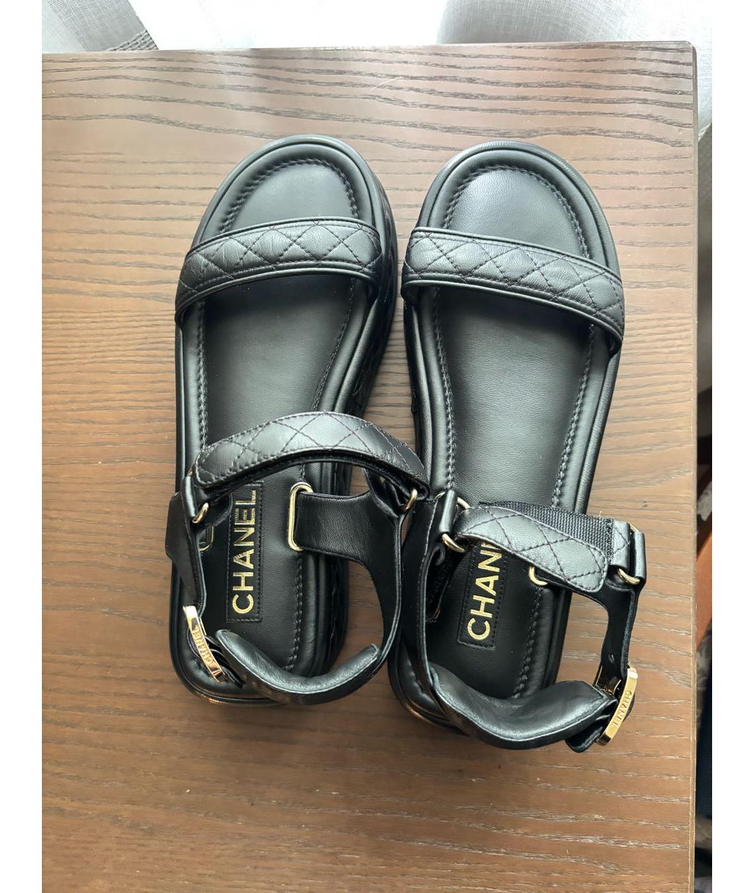 CHANEL Черные кожаные босоножки, фото 2