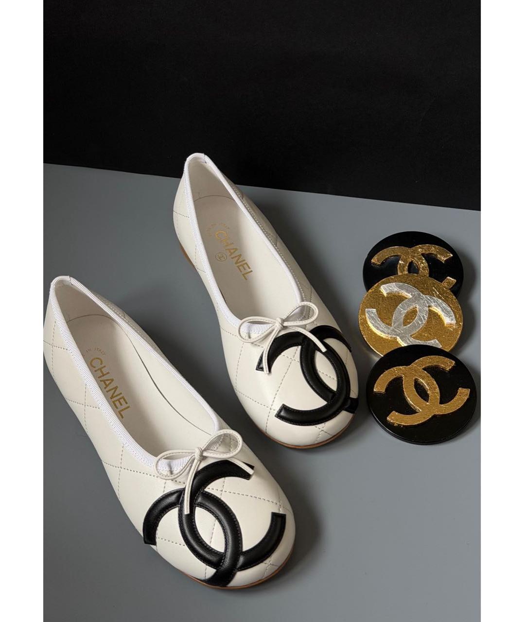 CHANEL Белые кожаные балетки, фото 3