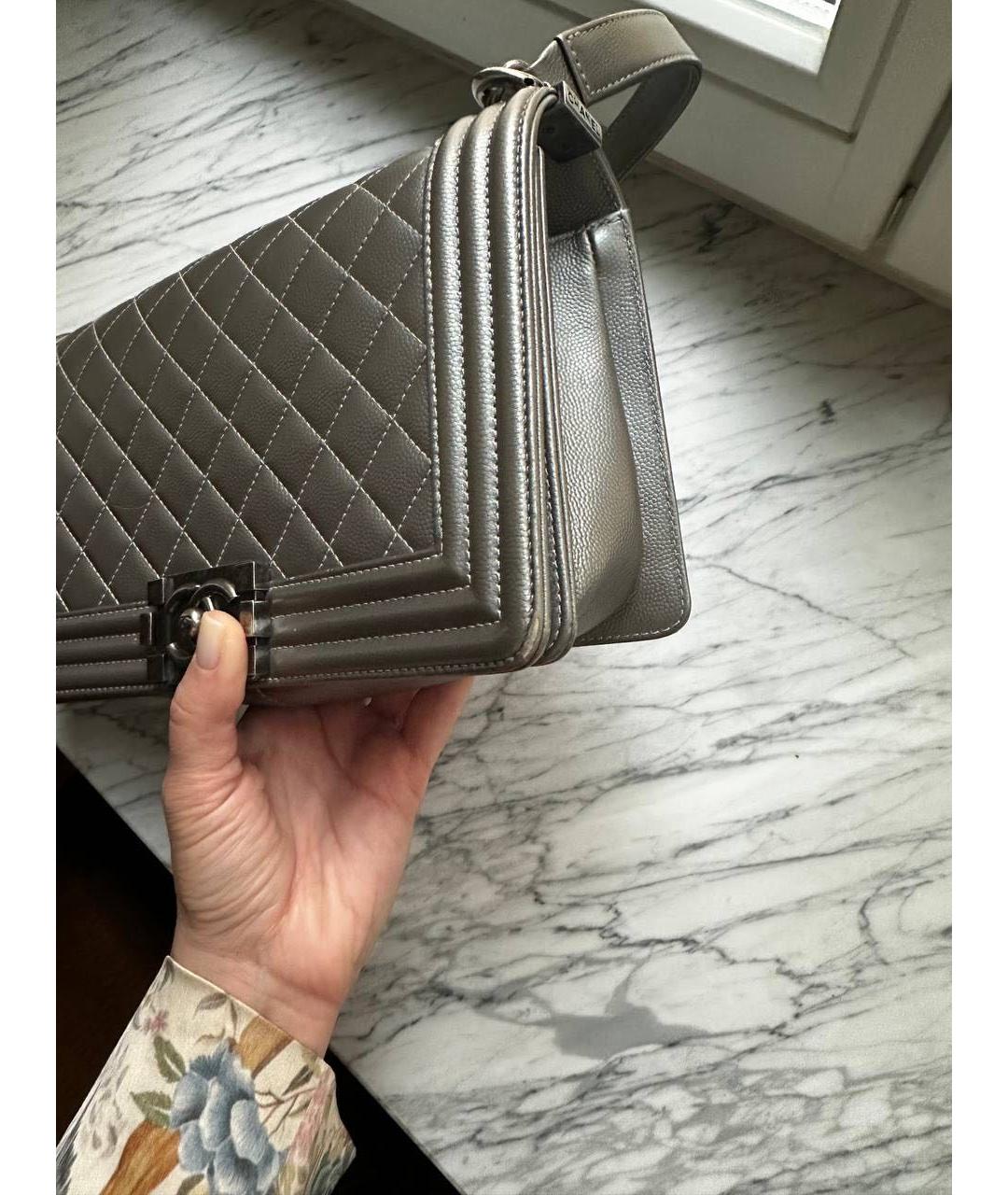 CHANEL Серебряная кожаная сумка через плечо, фото 2