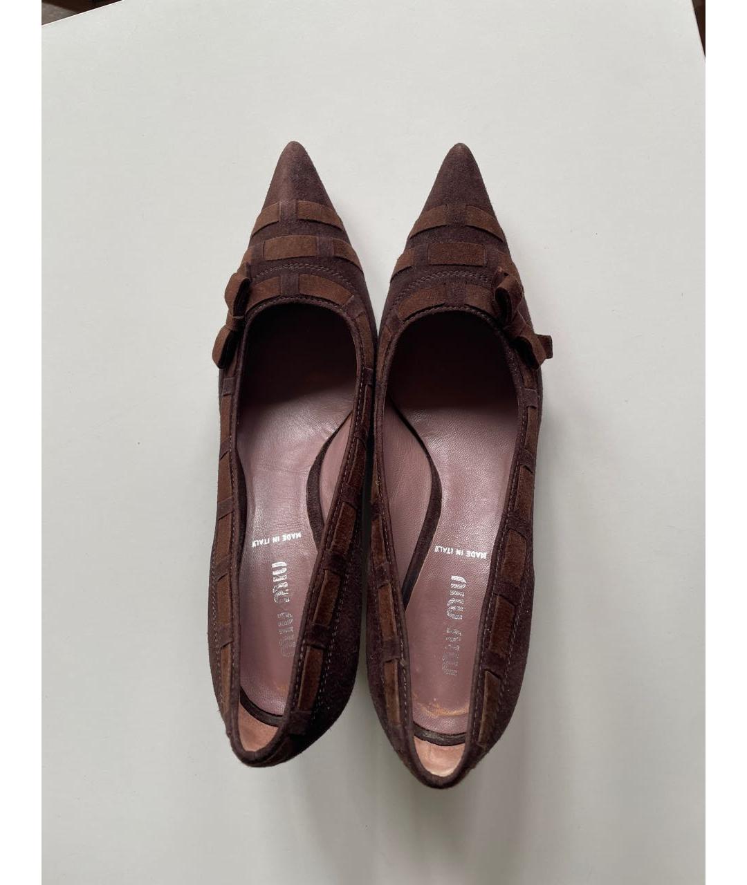 MIU MIU Коричневые замшевые туфли, фото 3