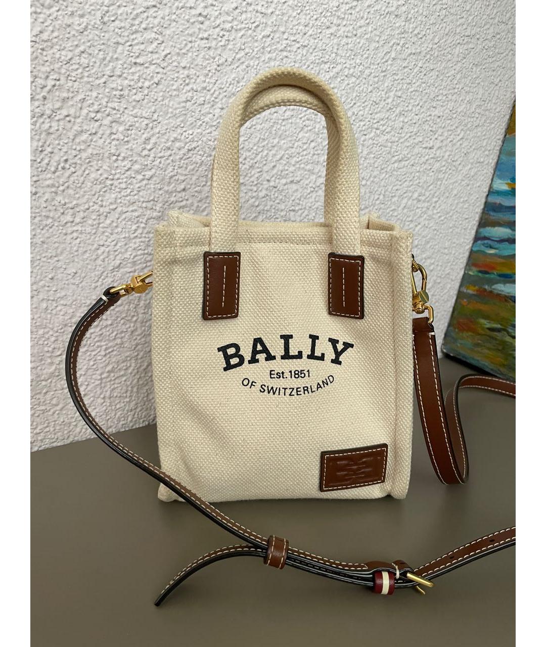 BALLY Бежевая тканевая сумка с короткими ручками, фото 2