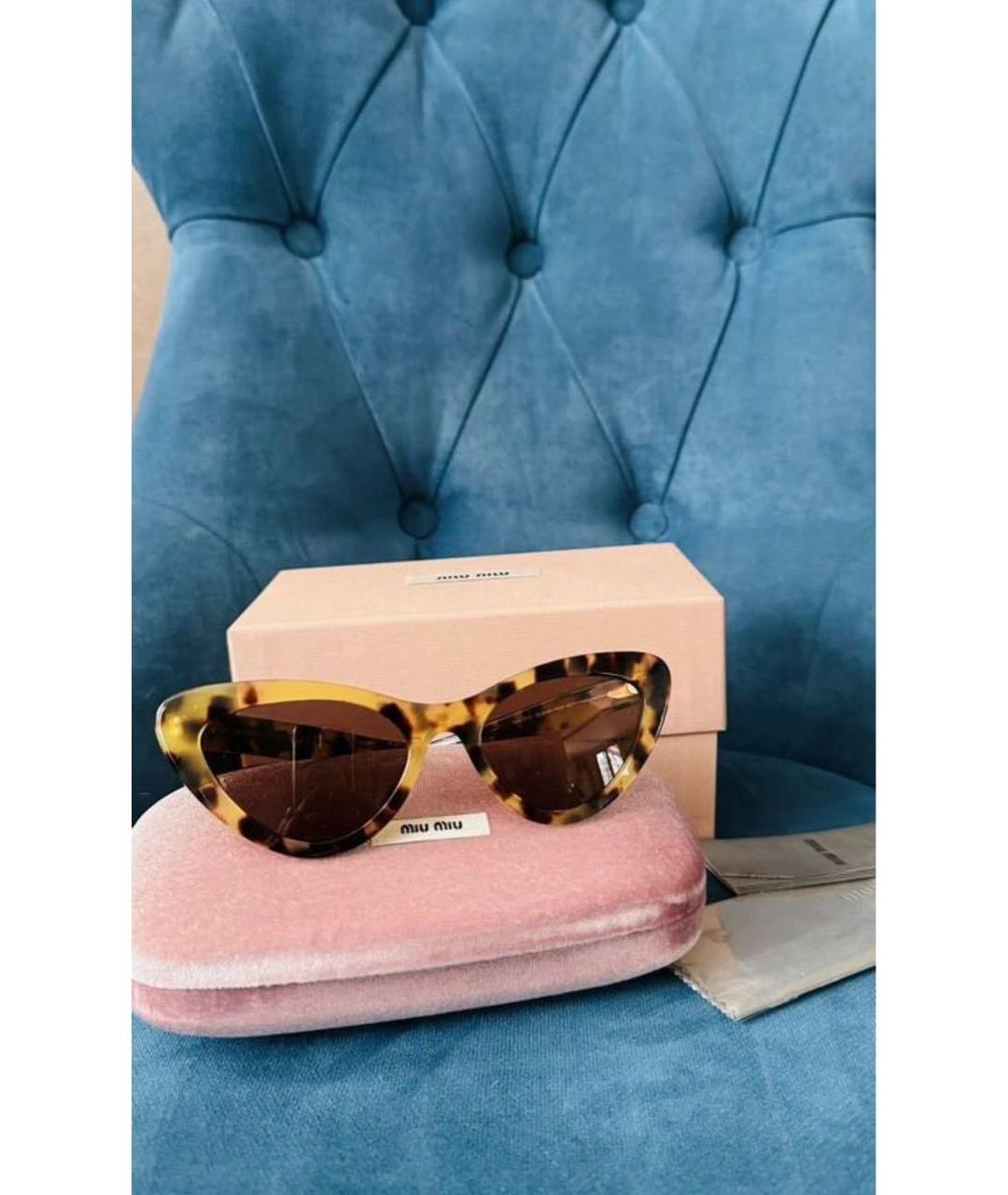 MIU MIU Коричневые пластиковые солнцезащитные очки, фото 3