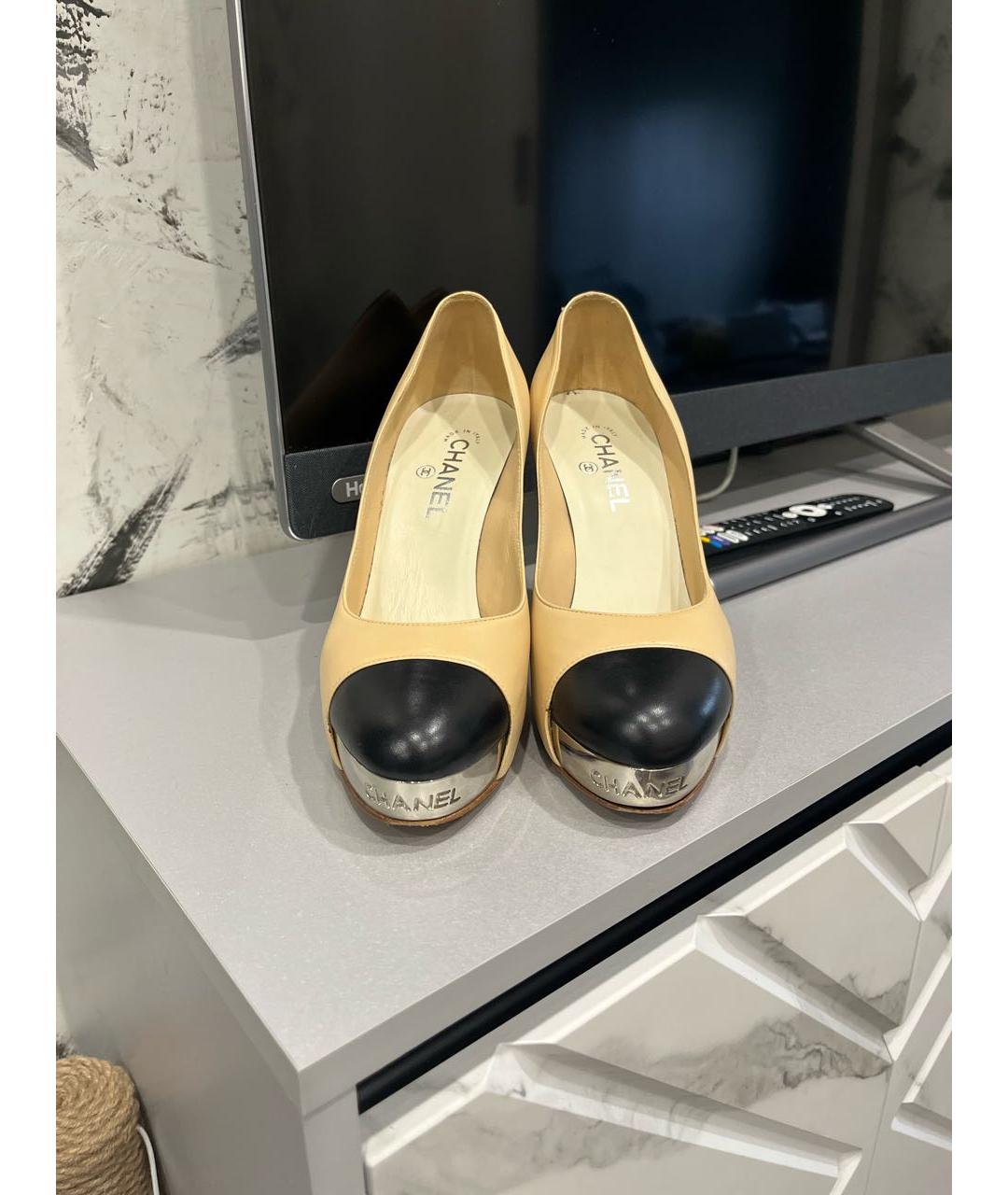 CHANEL Бежевые кожаные туфли, фото 2