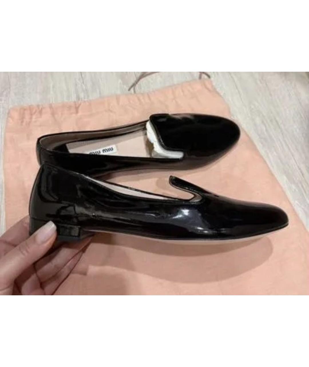 MIU MIU Черные лоферы из лакированной кожи, фото 3