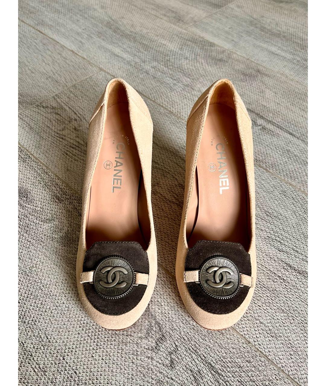CHANEL Бежевые замшевые туфли, фото 2