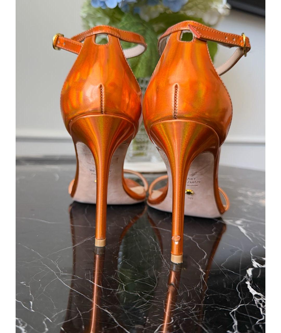 STUART WEITZMAN Оранжевые босоножки из лакированной кожи, фото 6