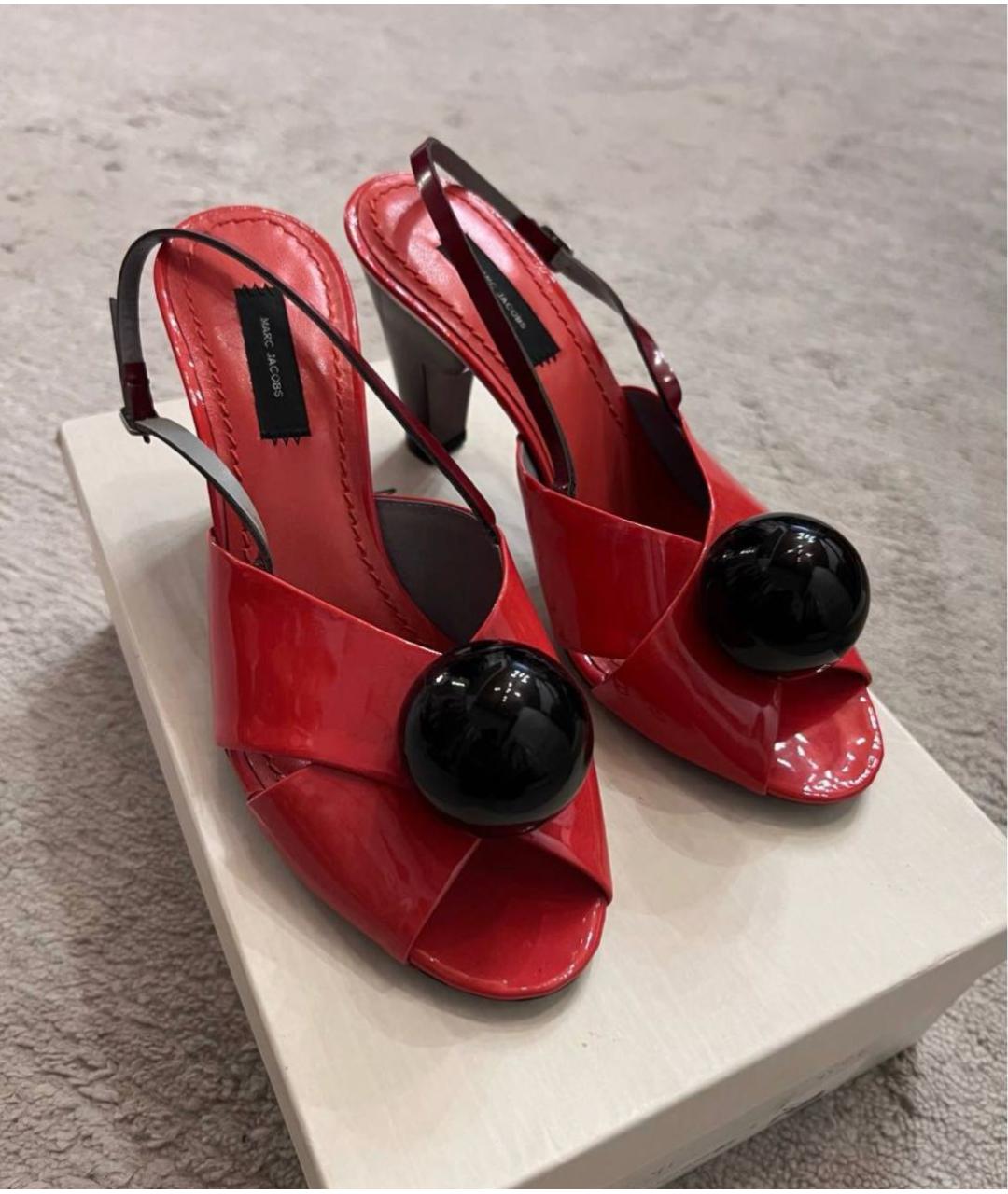 MARC JACOBS Красные босоножки из лакированной кожи, фото 2