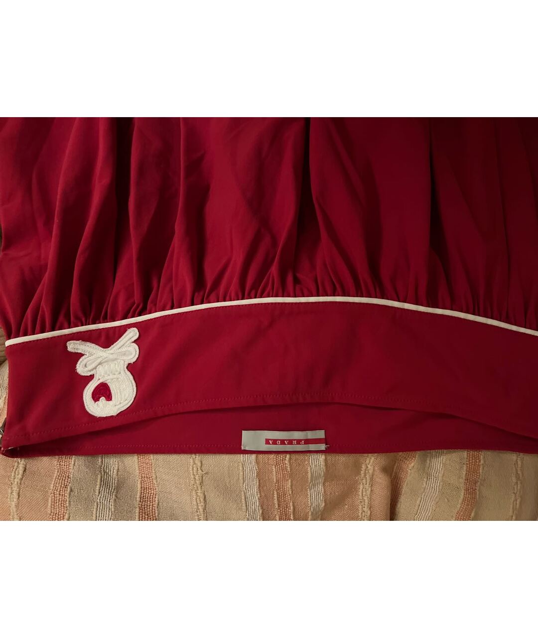 PRADA Красная синтетическая юбка мини, фото 3