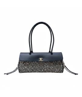 CHANEL Сумка через плечо
