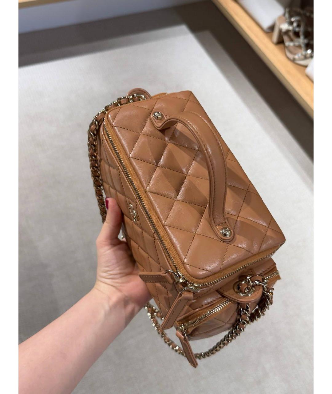 CHANEL Бежевая кожаная сумка через плечо, фото 5