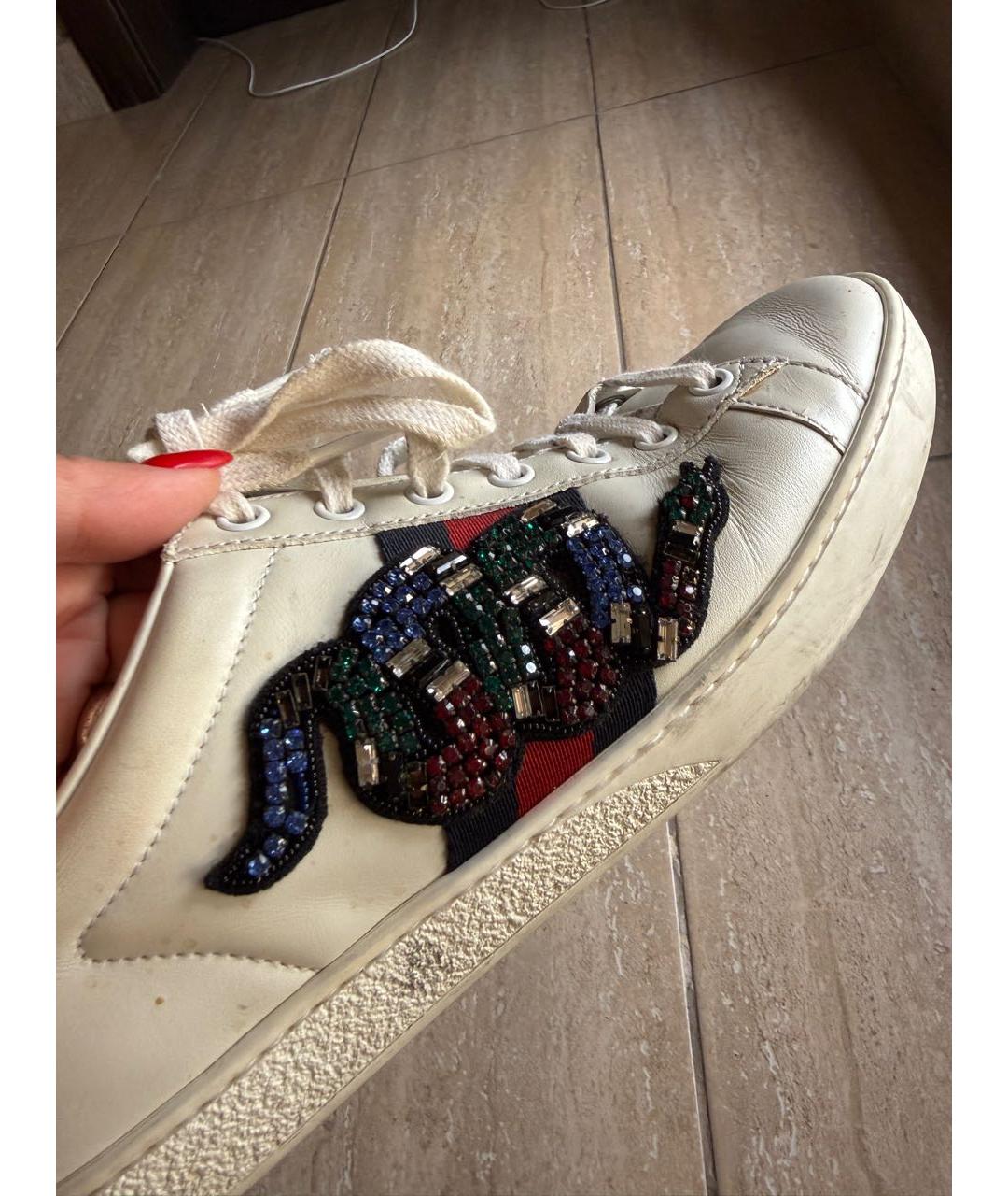 GUCCI Белые кеды из лакированной кожи, фото 4