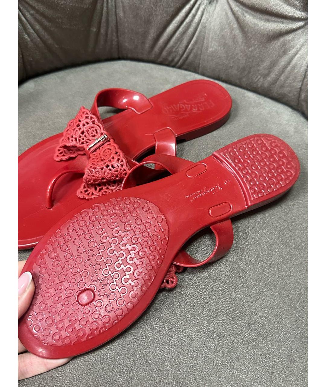 FERRAGAMO Красные шлепанцы, фото 4