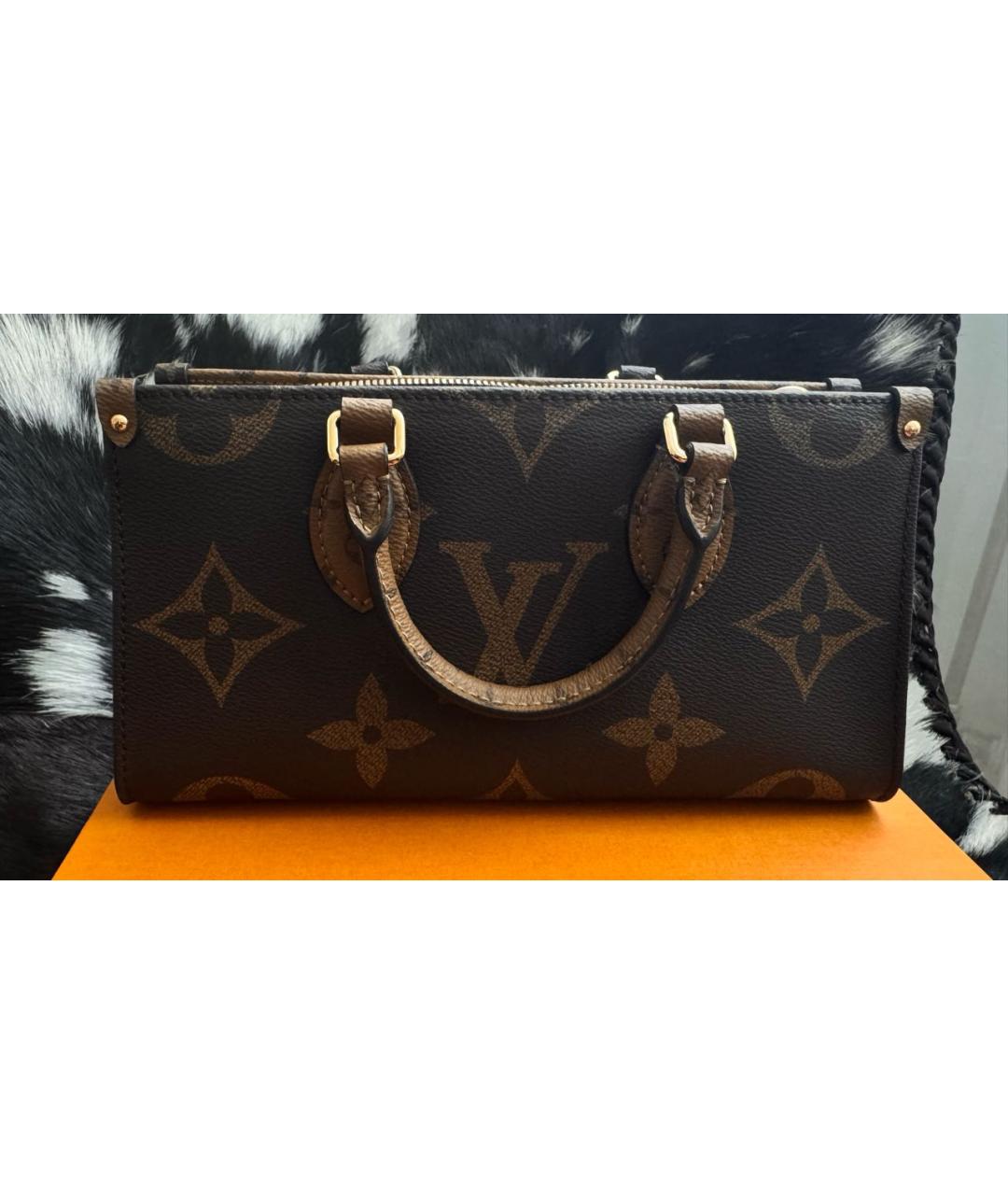 LOUIS VUITTON Коричневая тканевая сумка с короткими ручками, фото 3
