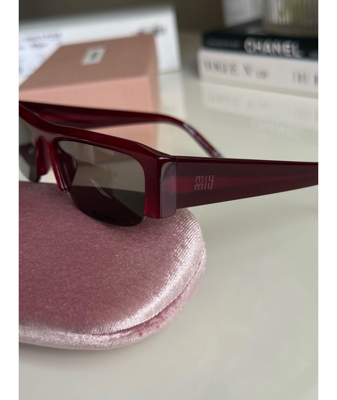 MIU MIU Бордовые пластиковые солнцезащитные очки, фото 4