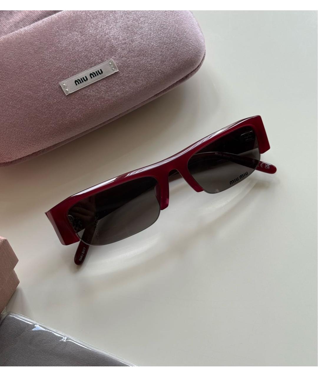 MIU MIU Бордовые пластиковые солнцезащитные очки, фото 3