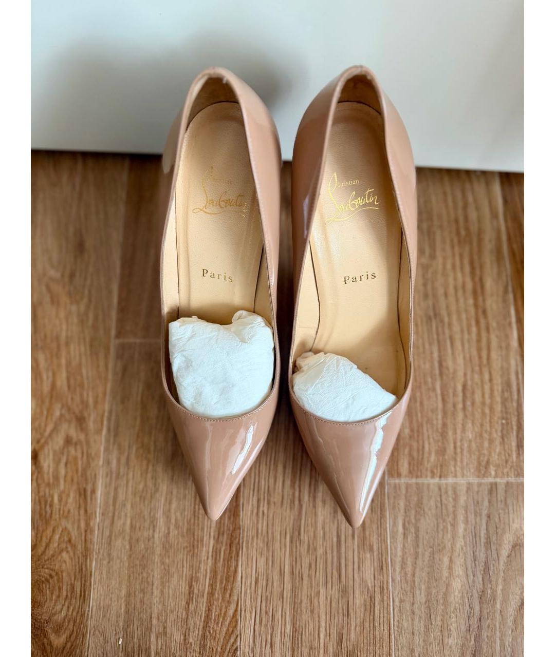 CHRISTIAN LOUBOUTIN Бежевые туфли из лакированной кожи, фото 3