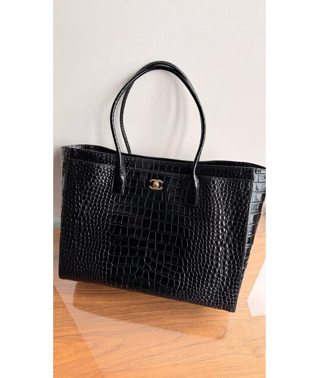 CHANEL Черная кожаная сумка тоут, фото 2