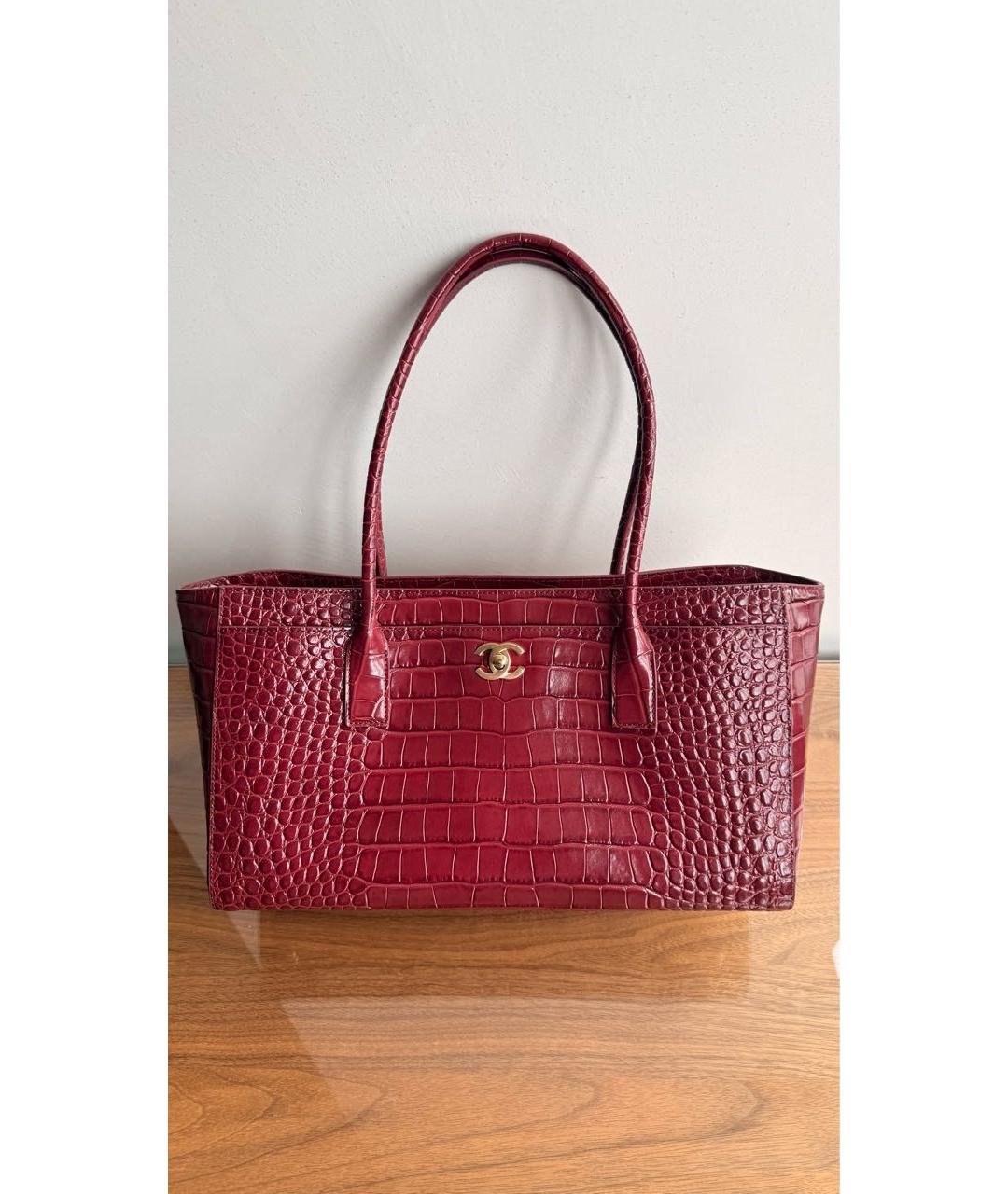 CHANEL Бордовая кожаная сумка с короткими ручками, фото 4