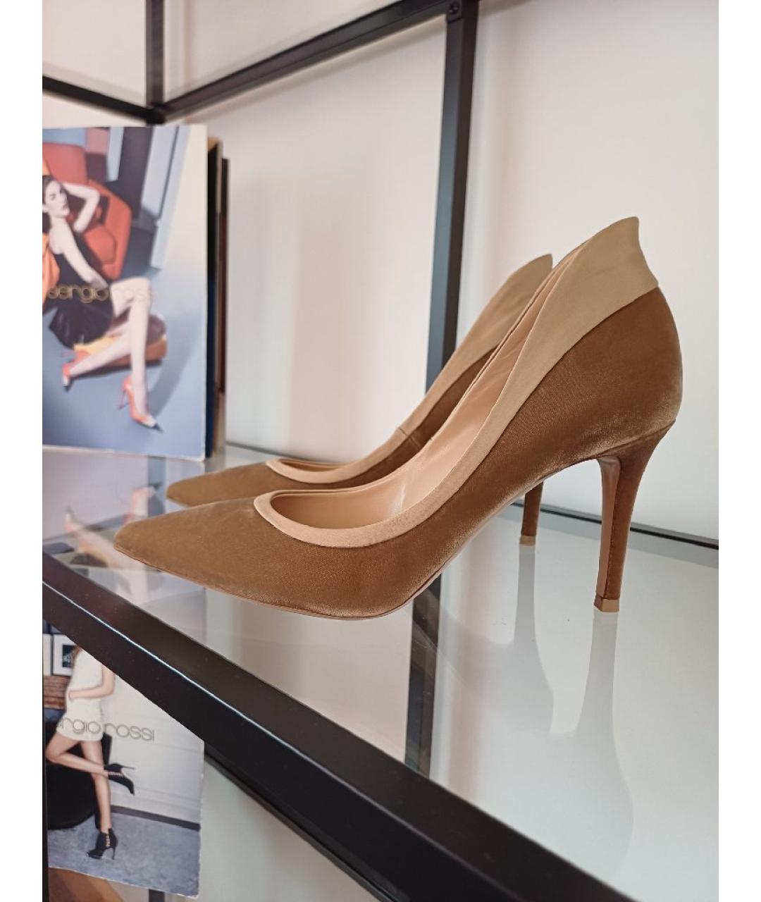 GIANVITO ROSSI Коричневые бархатные туфли, фото 2