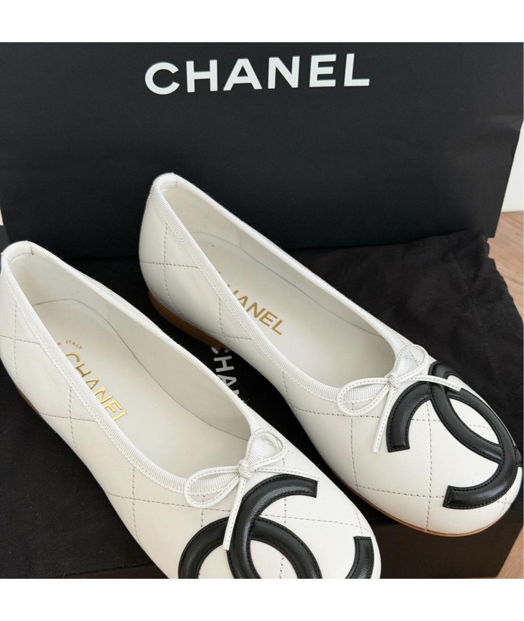 CHANEL Белые кожаные балетки, фото 3