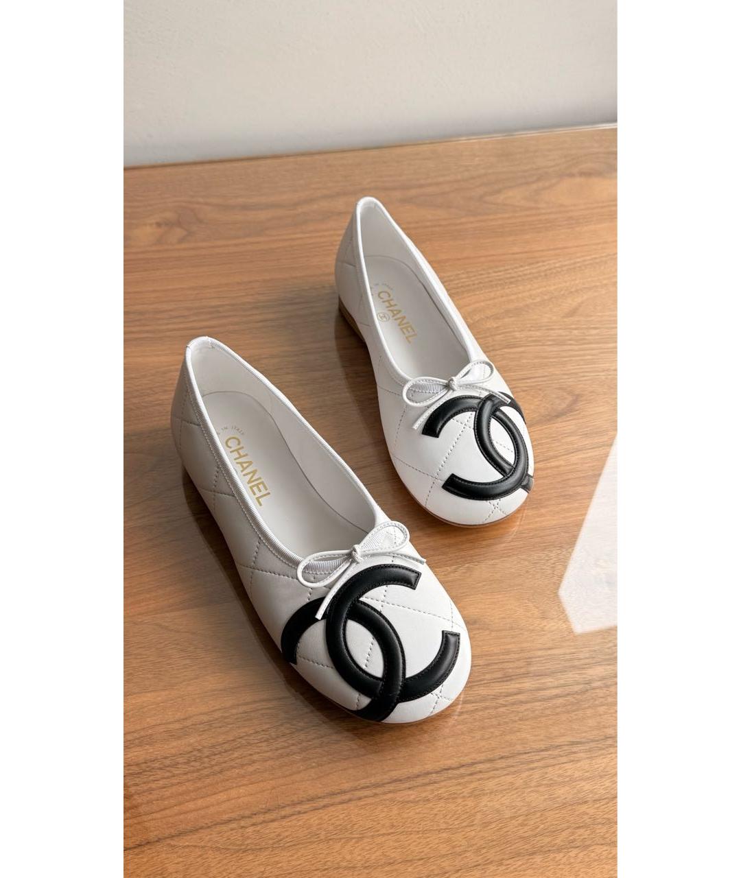 CHANEL Белые кожаные балетки, фото 5