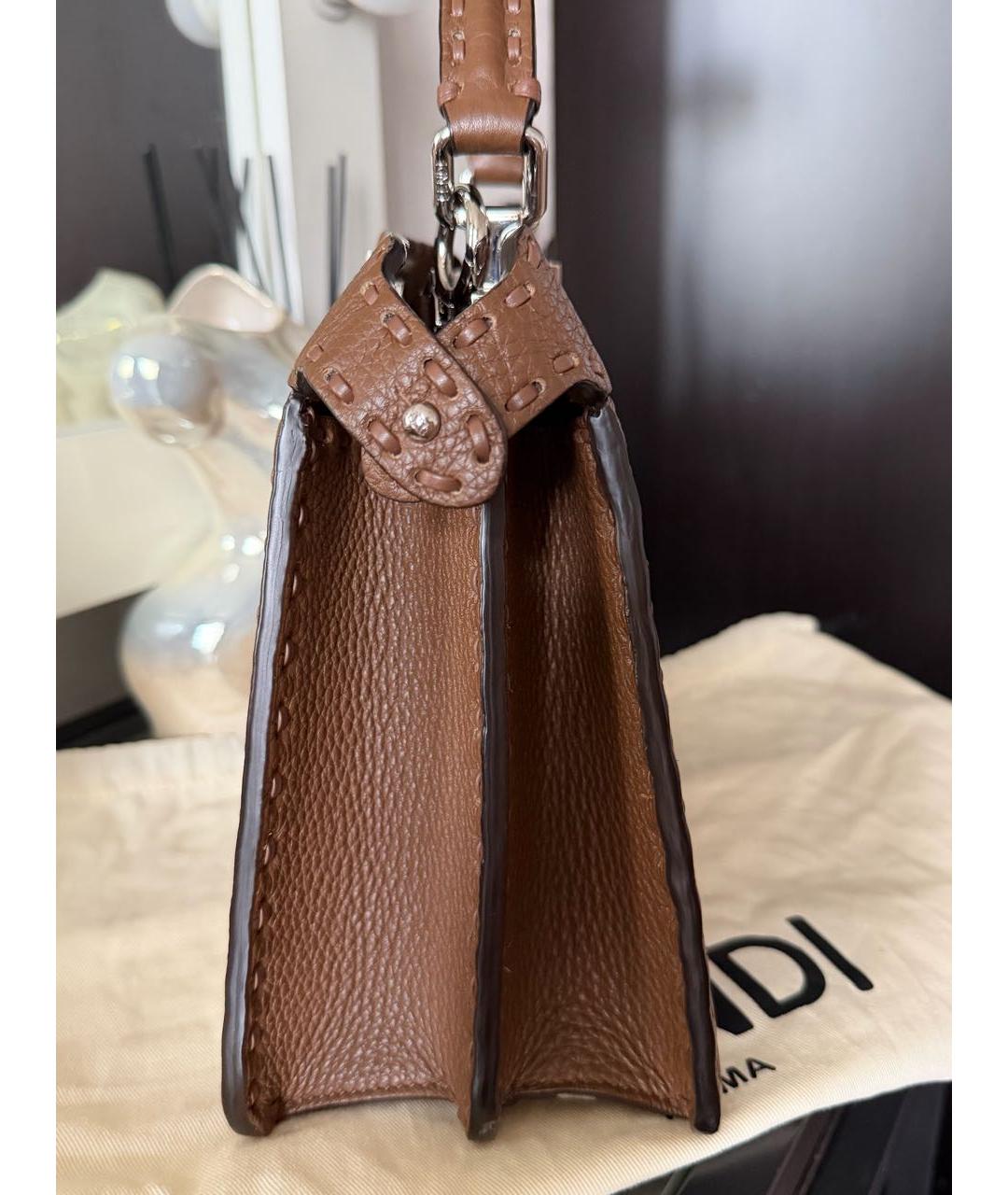 FENDI Коричневая кожаная сумка с короткими ручками, фото 3