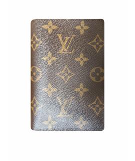 LOUIS VUITTON Обложка/футляр